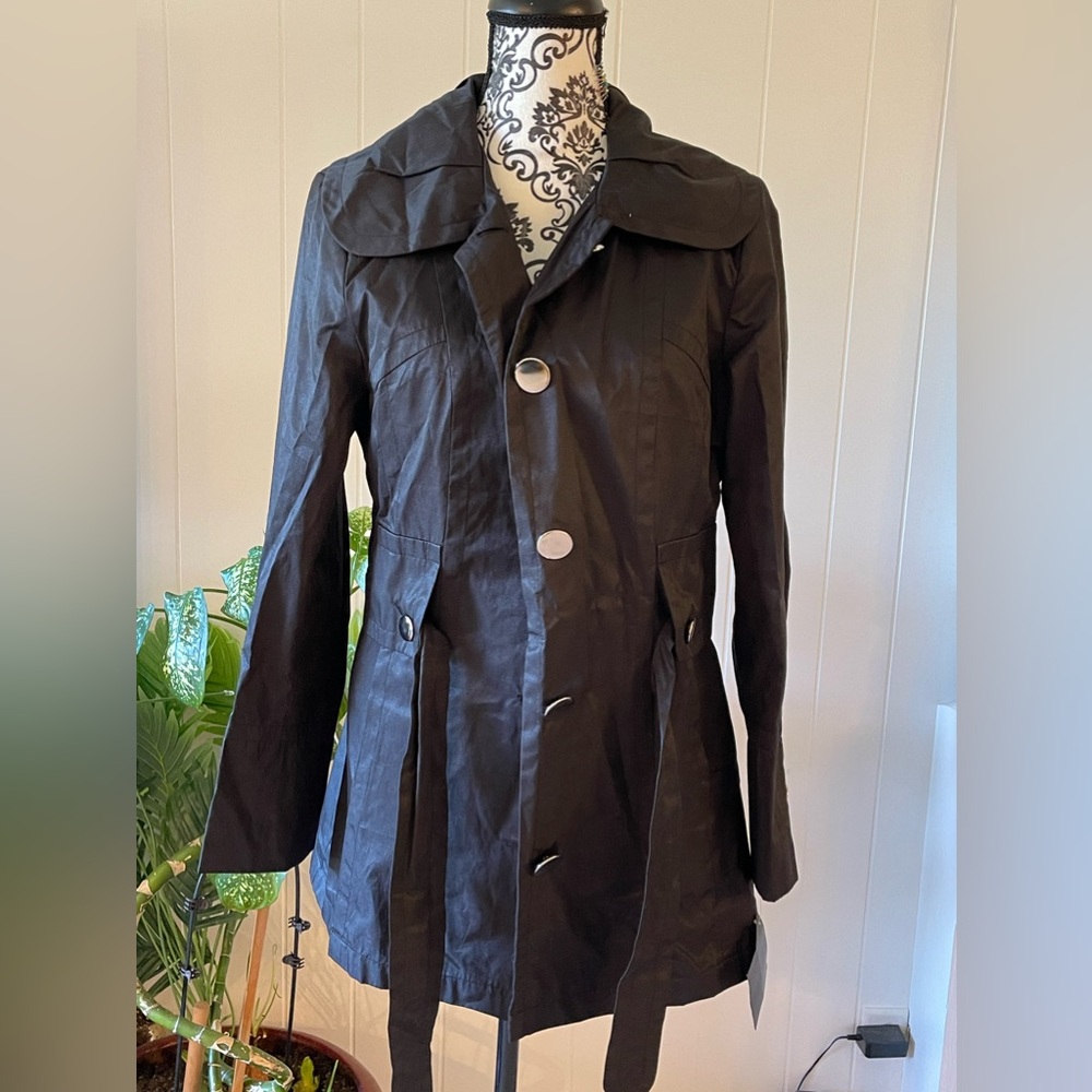 Beautiful brand new elegant trench coat